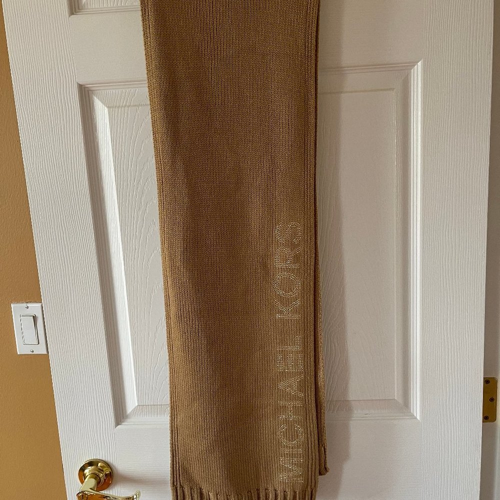 NWT-Michael Kors Beige Scarf-One Size